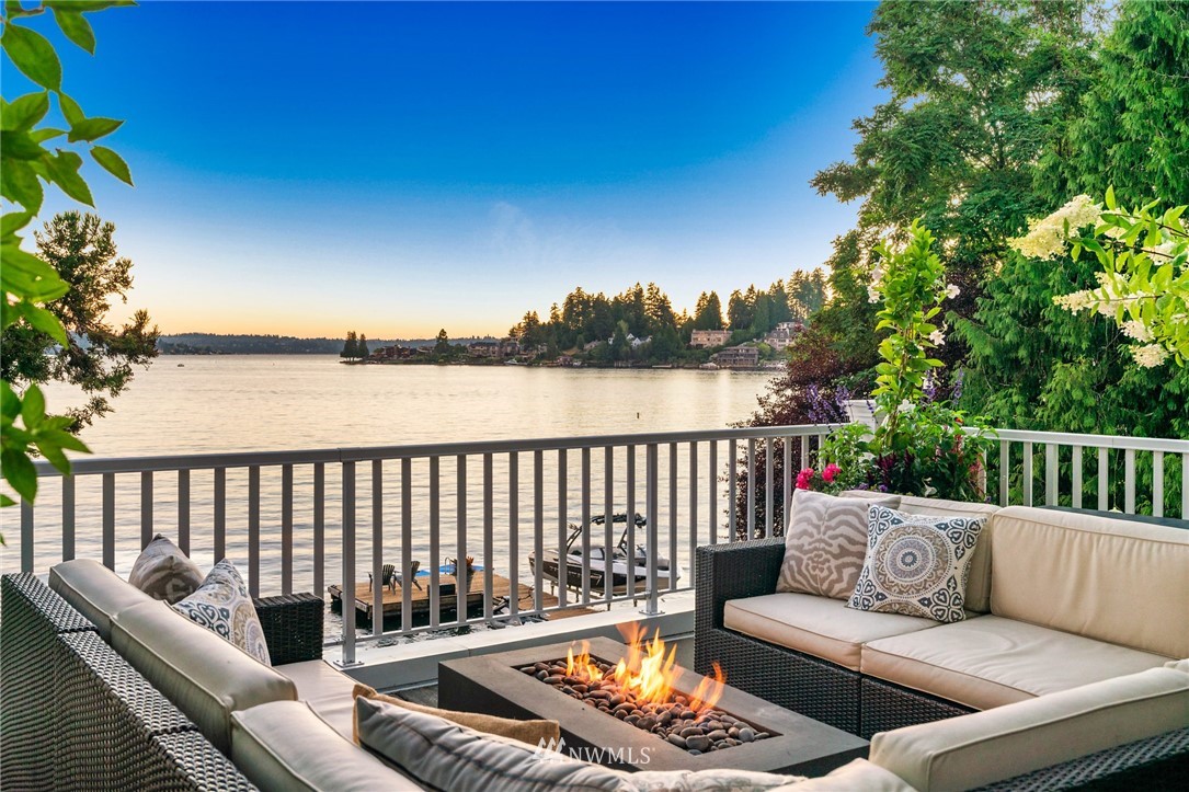 9621 Lake Washington Boulevard NE,Bellevue, WA 98004